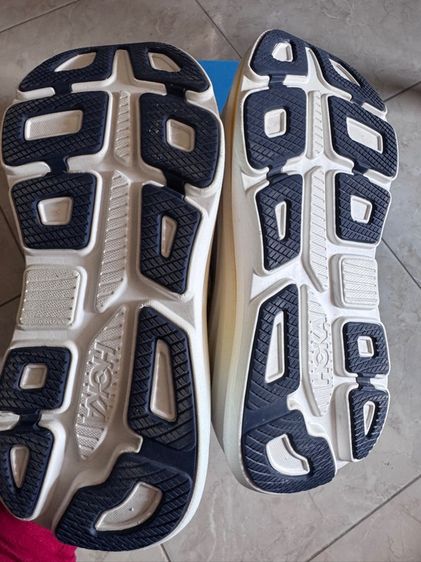 รองเท้า hoka bondi 9 รูปที่ 2