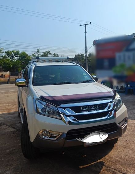 รถ Isuzu MU-X 3.0 Elegant Smart 2WD สี ขาว