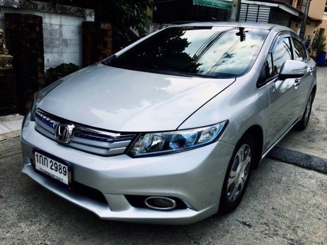 รถ Honda Civic 1.5 Hybrid สี บรอนซ์เงิน