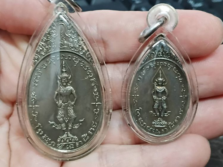 เหรียญพระวิมานพระสยามเทวาธิราช2518 พิมพ์ใหญ่และพิมพ์เล็ก กะไหล่เงิน รูปที่ 2