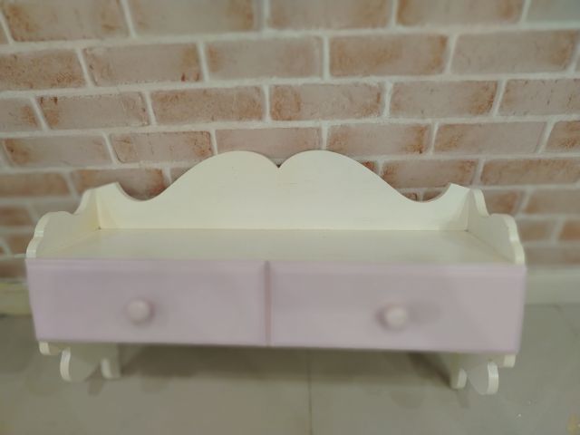 ชั้นแขวนผนัง​ไม้​  มีลิ้นชัก​ สีหวาน​ ทรงเจ้าหญิง รูปที่ 2