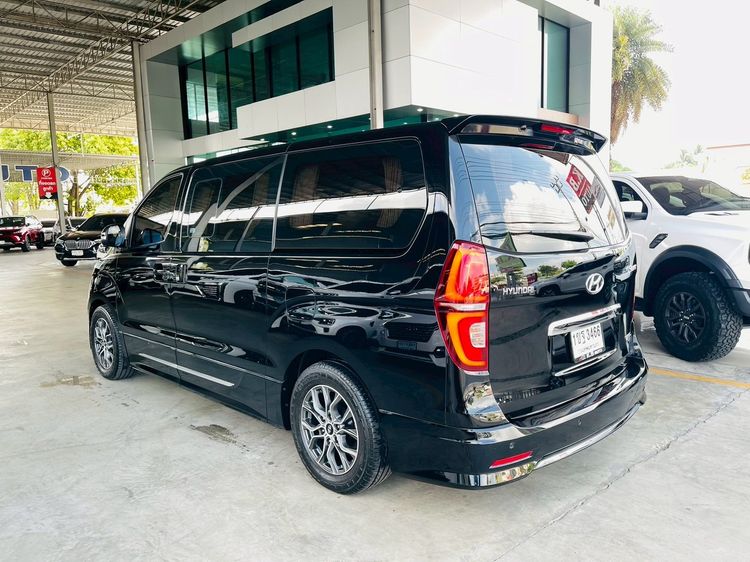 Hyundai Grand Starex 2020 2.5 VIP Van ดีเซล ไม่ติดแก๊ส เกียร์อัตโนมัติ ดำ รูปที่ 4