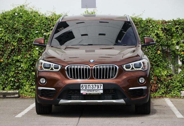 รถ BMW X1 1.5 sDrive18i xLine สี น้ำตาล
