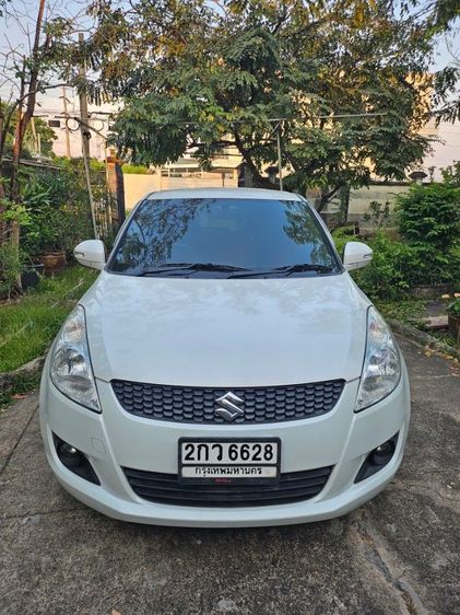 รถ Suzuki Swift 1.25 GLX สี ขาว