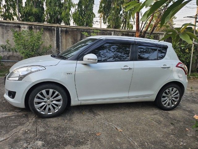 Suzuki Swift 2013 1.25 GLX Sedan เบนซิน เกียร์อัตโนมัติ ขาว รูปที่ 2