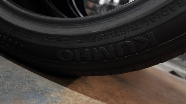 ยางรถยนต์ 225 45 R17 ปี20 สภาพสวย รูปที่ 2