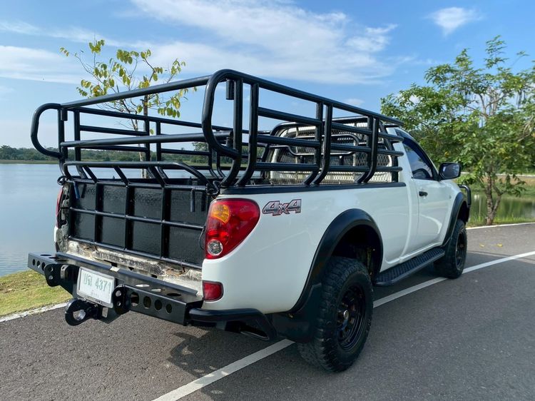 Mitsubishi Triton 2014 2.5 GLX 4WD Pickup ดีเซล ไม่ติดแก๊ส เกียร์ธรรมดา ขาว รูปที่ 3