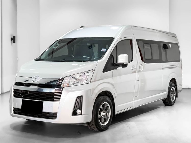 รถ Toyota Commuter 2.8 สี บรอนซ์เงิน