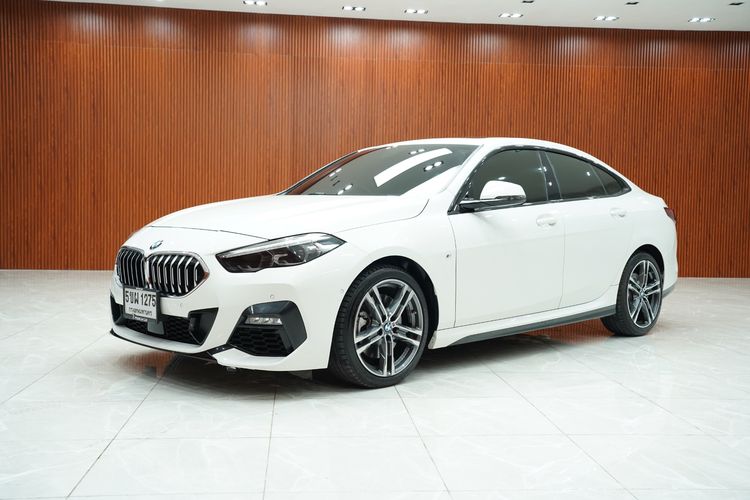 BMW Series 2 2022 220i Sedan เบนซิน เกียร์อัตโนมัติ ขาว รูปที่ 3