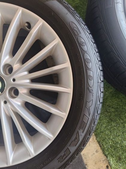 รอ BMW f30 แท้ขอบ 17 5 รู 120 พร้อมยาง goodyear excellence Germanyสภาพสวยมากทั้งภายนอกและในมีใบรับประกันยางใครได้ไปใช้คุ้มยกชุดเพียง 15,900 รูปที่ 2