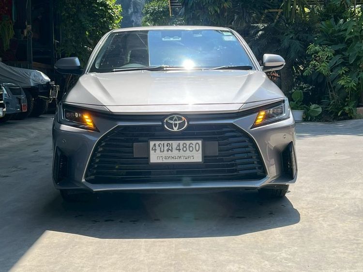 Toyota Yaris ATIV 2023 1.2 Smart Sedan เบนซิน ไม่ติดแก๊ส เกียร์อัตโนมัติ เทา รูปที่ 2