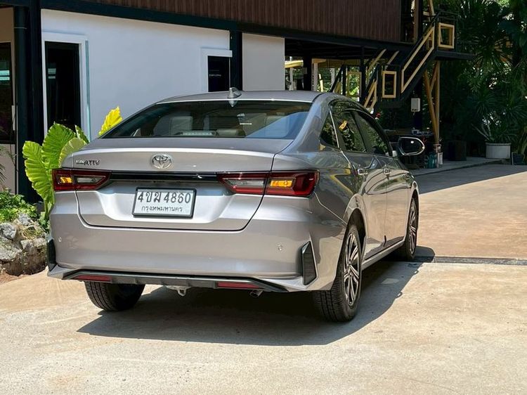 Toyota Yaris ATIV 2023 1.2 Smart Sedan เบนซิน ไม่ติดแก๊ส เกียร์อัตโนมัติ เทา รูปที่ 4