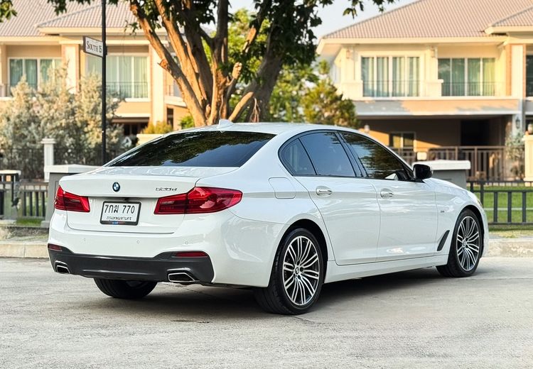 BMW Series 5 2018 520d Sedan ดีเซล ไม่ติดแก๊ส เกียร์อัตโนมัติ ขาว รูปที่ 4