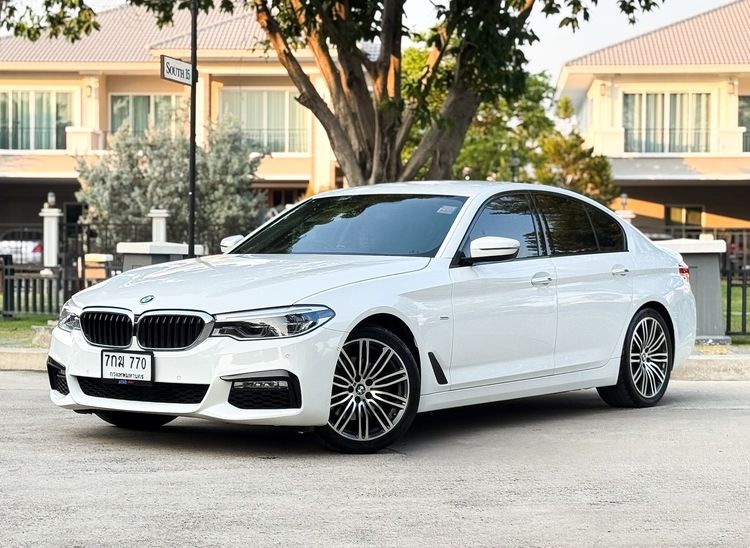 BMW Series 5 2018 520d Sedan ดีเซล ไม่ติดแก๊ส เกียร์อัตโนมัติ ขาว