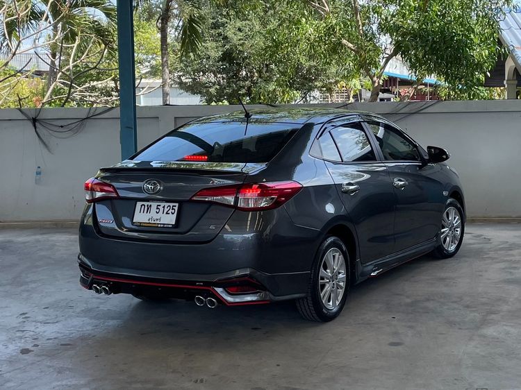 Toyota Yaris ATIV 2018 1.2 E Sedan เบนซิน ไม่ติดแก๊ส เกียร์อัตโนมัติ เทา รูปที่ 2