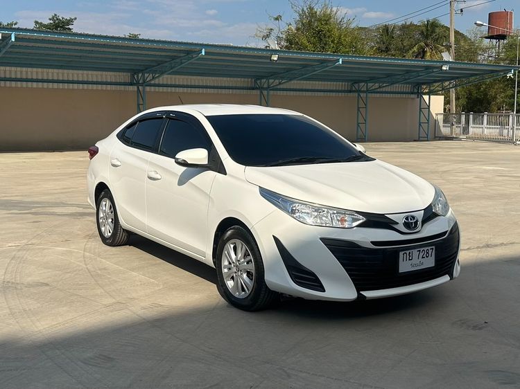 Toyota Yaris ATIV 2018 1.2 E Sedan เบนซิน ไม่ติดแก๊ส เกียร์อัตโนมัติ ขาว รูปที่ 3