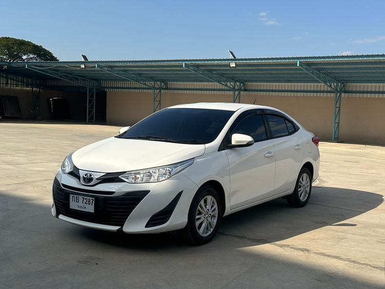 Toyota Yaris ATIV 2018 1.2 E Sedan เบนซิน ไม่ติดแก๊ส เกียร์อัตโนมัติ ขาว
