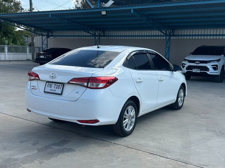 Toyota Yaris ATIV 2018 1.2 E Sedan เบนซิน ไม่ติดแก๊ส เกียร์อัตโนมัติ ขาว รูปที่ 2