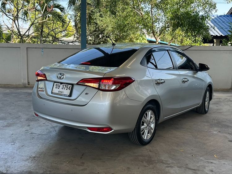 Toyota Yaris ATIV 2019 1.2 E Sedan เบนซิน ไม่ติดแก๊ส เกียร์อัตโนมัติ บรอนซ์เงิน รูปที่ 2