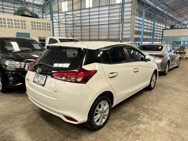 Toyota Yaris 2018 1.2 E Sedan เบนซิน ไม่ติดแก๊ส เกียร์อัตโนมัติ ขาว รูปที่ 2