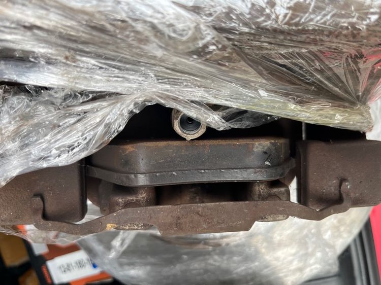 เบรคจานเดิมคู่หน้า มีผ้าเบรค ถอด F10 bmw รูปที่ 4