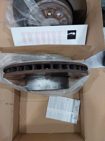 จานเบรคพร้อมผ้าเบรค BMW E60 530i ปี 2005