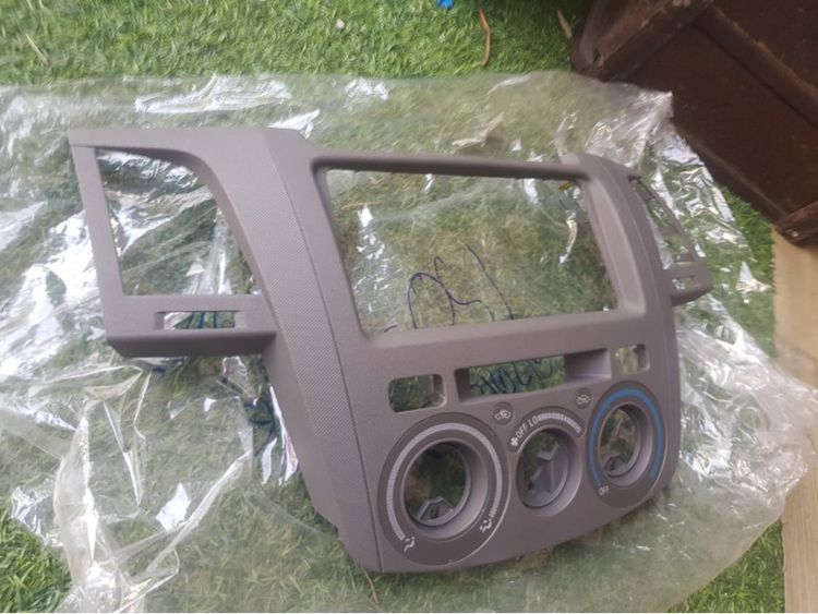 หน้ากากครอบวิทยุ vigo แท้ถอด เก่าเก็บ