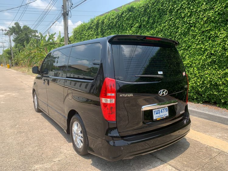Hyundai H-1  2014 2.5 Deluxe Van ดีเซล ไม่ติดแก๊ส เกียร์อัตโนมัติ ดำ รูปที่ 4