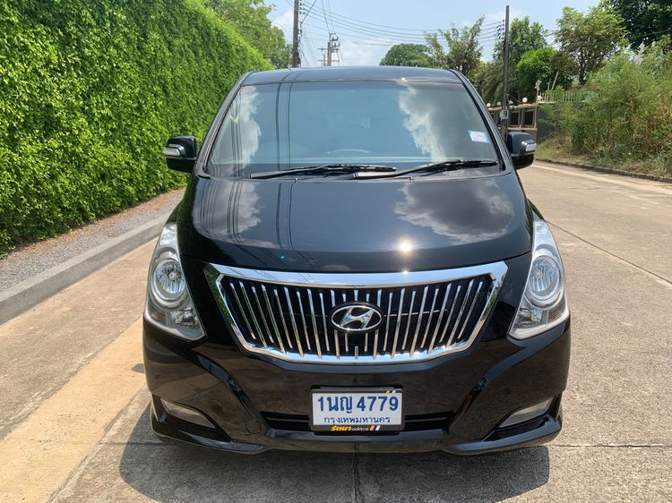 Hyundai H-1 2014 2.5 Deluxe Van ดีเซล ไม่ติดแก๊ส เกียร์อัตโนมัติ ดำ รูปที่ 2