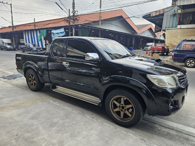 รถ Toyota Hilux Vigo Champ Smart Cab 2.5 E VNT Prerunner สี ดำ