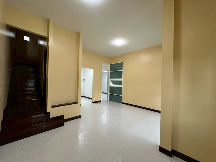 อื่นๆ ไม่มี 2017 ให้เช่าทาวน์โฮม 3 ชั้น บ้านลูกกอล์ฟ พรีเมี่ยม ( หลังมุมถนนเมน ) ตรงข้ามไม่ชนใคร เมืองทองธานี ปากเกร็ด รีโนเวทใหม่ บ้านพร้อมเช่าทันที รูปที่ 4