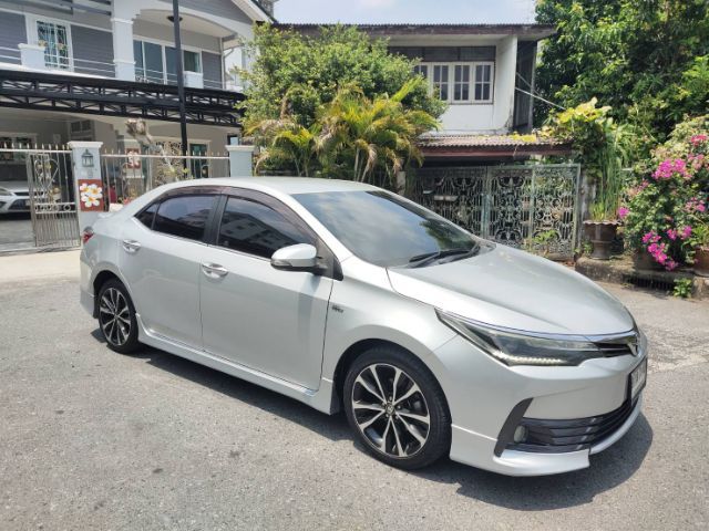 Toyota Altis 2017 1.8 S Sedan เบนซิน LPG เกียร์อัตโนมัติ เทา รูปที่ 4