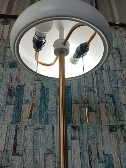 ขายโคมไฟตั้งโต๊ะ สภาพใหม่  รูปที่ 4