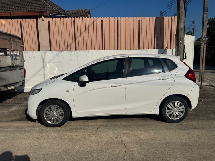 Honda Jazz 2016 1.5 V Sedan เบนซิน ไม่ติดแก๊ส เกียร์อัตโนมัติ ขาว รูปที่ 2