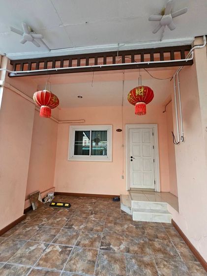 มีบางส่วน ขายทาวน์โฮม 3 ชั้น ม.นิรันดร์สิริ ซ.ทุ่งเศรษฐีแยก 24 เขตประเวศ ทำเลดี เดินทางสะดวก ใกล้เมกะบางนา รูปที่ 2