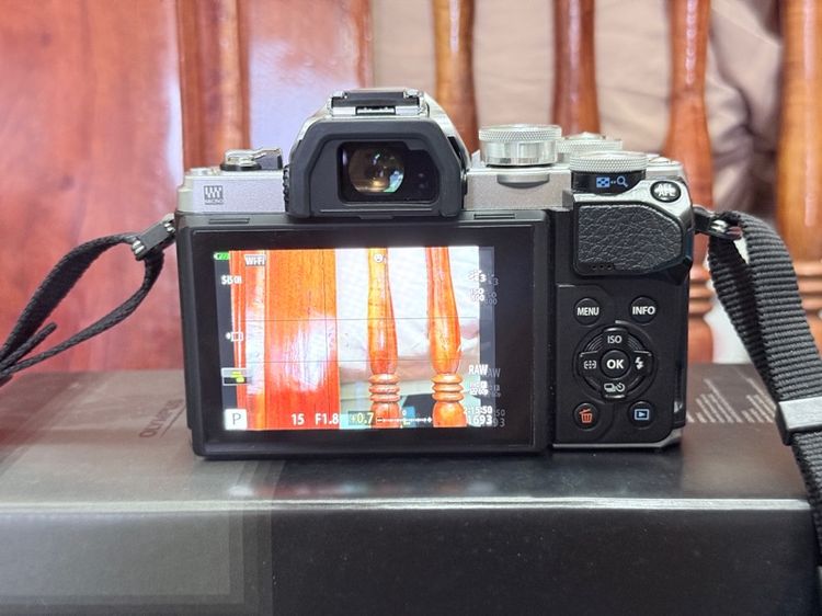 Olympus OM-D E-M10 Mark III Silver พร้อม Lens 2 ตัว รูปที่ 9