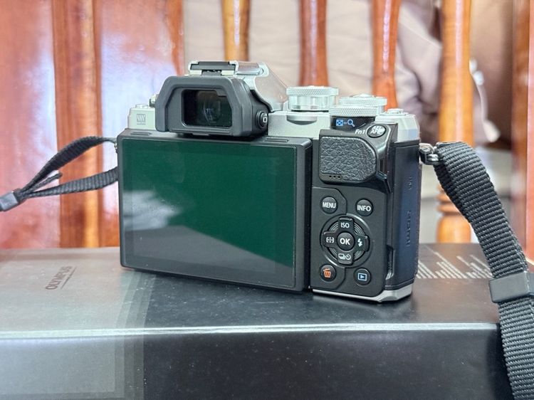 Olympus OM-D E-M10 Mark III Silver พร้อม Lens 2 ตัว รูปที่ 8