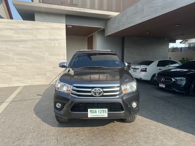 รถ Toyota Hilux Revo 2.4 E Prerunner สี ดำ