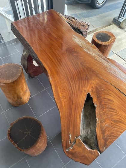 โต๊ะไม้พร้อมเก้าอี้4 ตัว รูปที่ 2