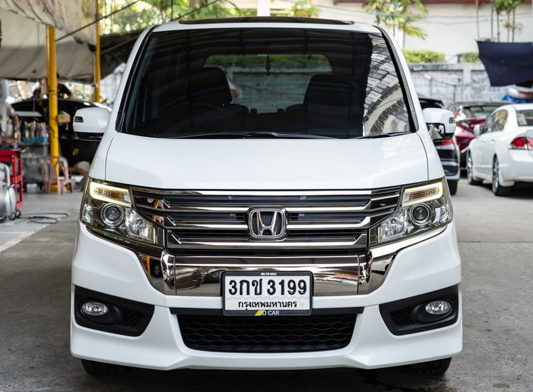รถ Honda Stepwagon 2.0 EL สี ขาว
