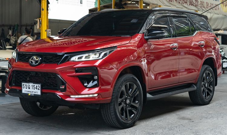 Toyota Fortuner 2024 2.8 GR Sport Black Top 4WD Utility-car ดีเซล ไม่ติดแก๊ส เกียร์อัตโนมัติ แดง รูปที่ 2