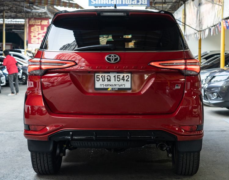 Toyota Fortuner 2024 2.8 GR Sport Black Top 4WD Utility-car ดีเซล ไม่ติดแก๊ส เกียร์อัตโนมัติ แดง รูปที่ 4