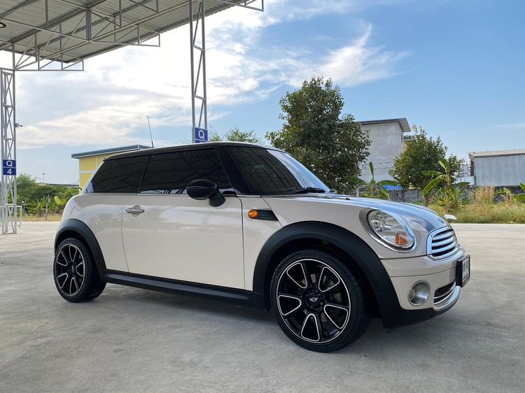 รถ Mini COOPER 3 DOOR HATCH 1.5 สี ขาว