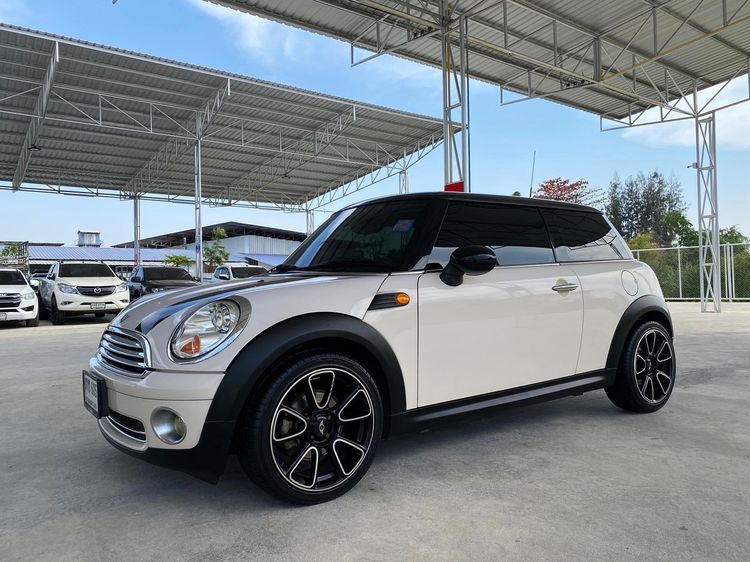 Mini COOPER 3 DOOR HATCH 2010 1.5 Sedan เบนซิน ไม่ติดแก๊ส เกียร์อัตโนมัติ ขาว รูปที่ 3