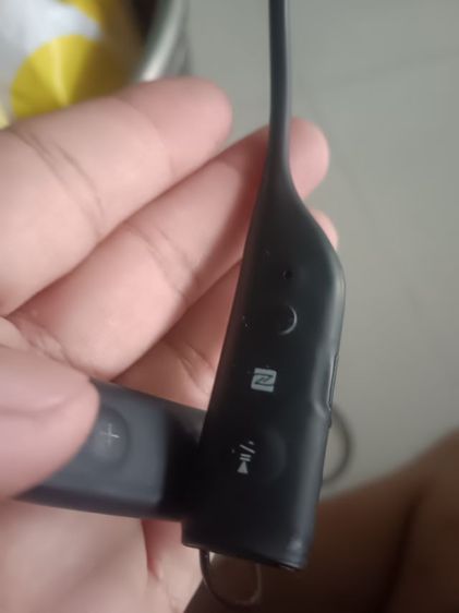 หูฟังบลูทูธไร้สายแบบคล้องคอ Sony Stereo SBH70  รูปที่ 3