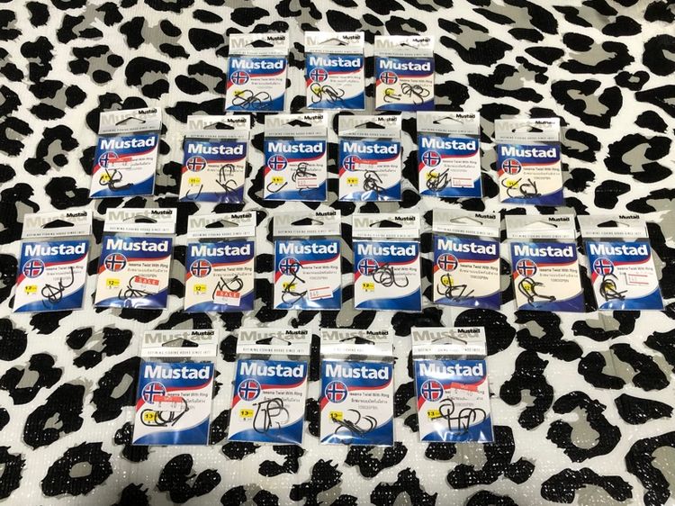 ตัวเบ็ด Mustad ISEAMA มีหลายเบอร์ รวมทั้งหมด 21 ซอง เหมา 600 บาท 