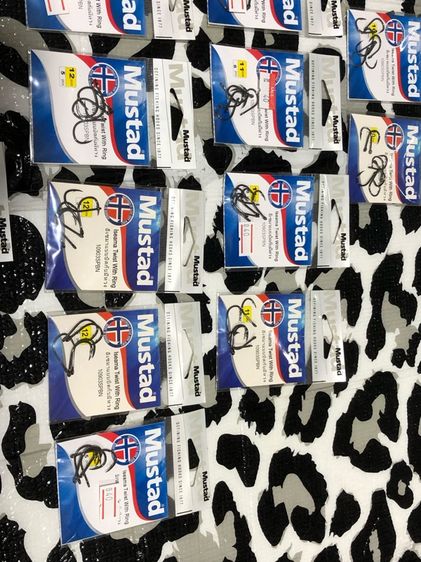 ตัวเบ็ด Mustad ISEAMA มีหลายเบอร์ รวมทั้งหมด 21 ซอง เหมา 600 บาท  รูปที่ 6
