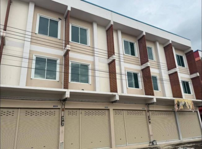 🏡 อาคารพาณิชย์ 168 ซิตี้ – ทำเลศักยภาพใจกลางท่าม่วง
📍 แยกพาราไดซ์ – ท่าม่วง จังหวัดกาญจนบุรี