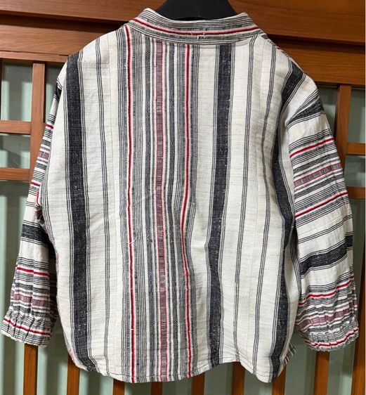 เสื้อผ้าใยกัญชงทอมือ ตัดเย็บรูปแบบสวยงาม มีซิปหน้าทำให้ใส่ได้สะดวก สภาพดีมาก ใช้งานน้อย รูปที่ 6