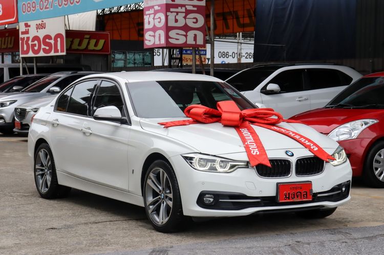 BMW Series 3 2018 330e Sedan ปลั๊กอินไฮบริด (PHEV) ไม่ติดแก๊ส เกียร์อัตโนมัติ ขาว